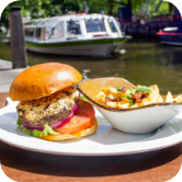 БИФШТЕКС C ЯЙЦОМ И КАРТОФЕЛЬНЫМ ПЮРЕ